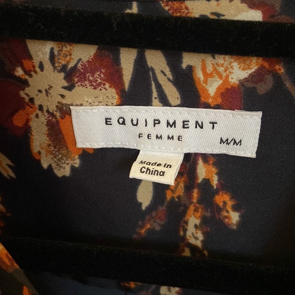 Fluid Equipment navy chiffon blouse with muted florals - Picture 3 of 3